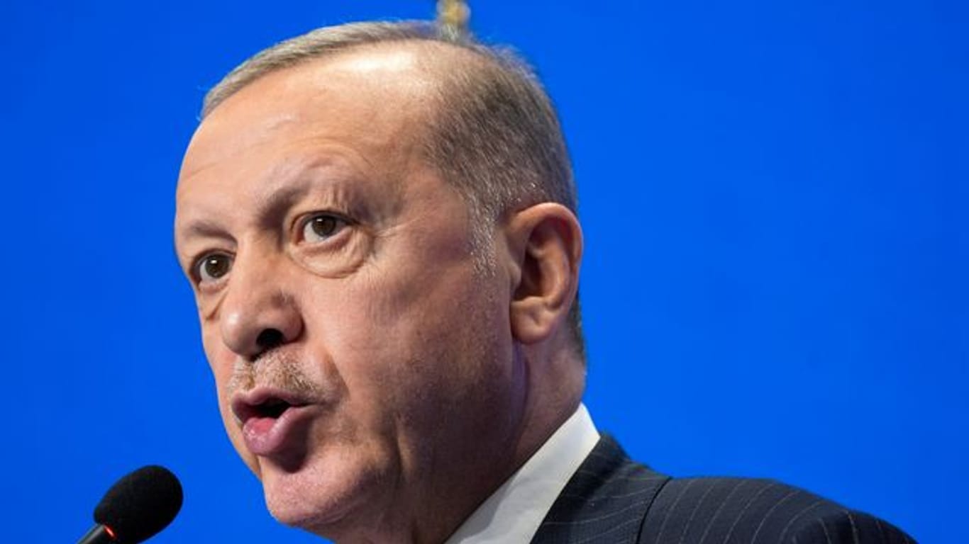 Der türkische Staatspräsident Recep Tayyip Erdogan warnt vor einem härteren Vorgehen gegen Medien.