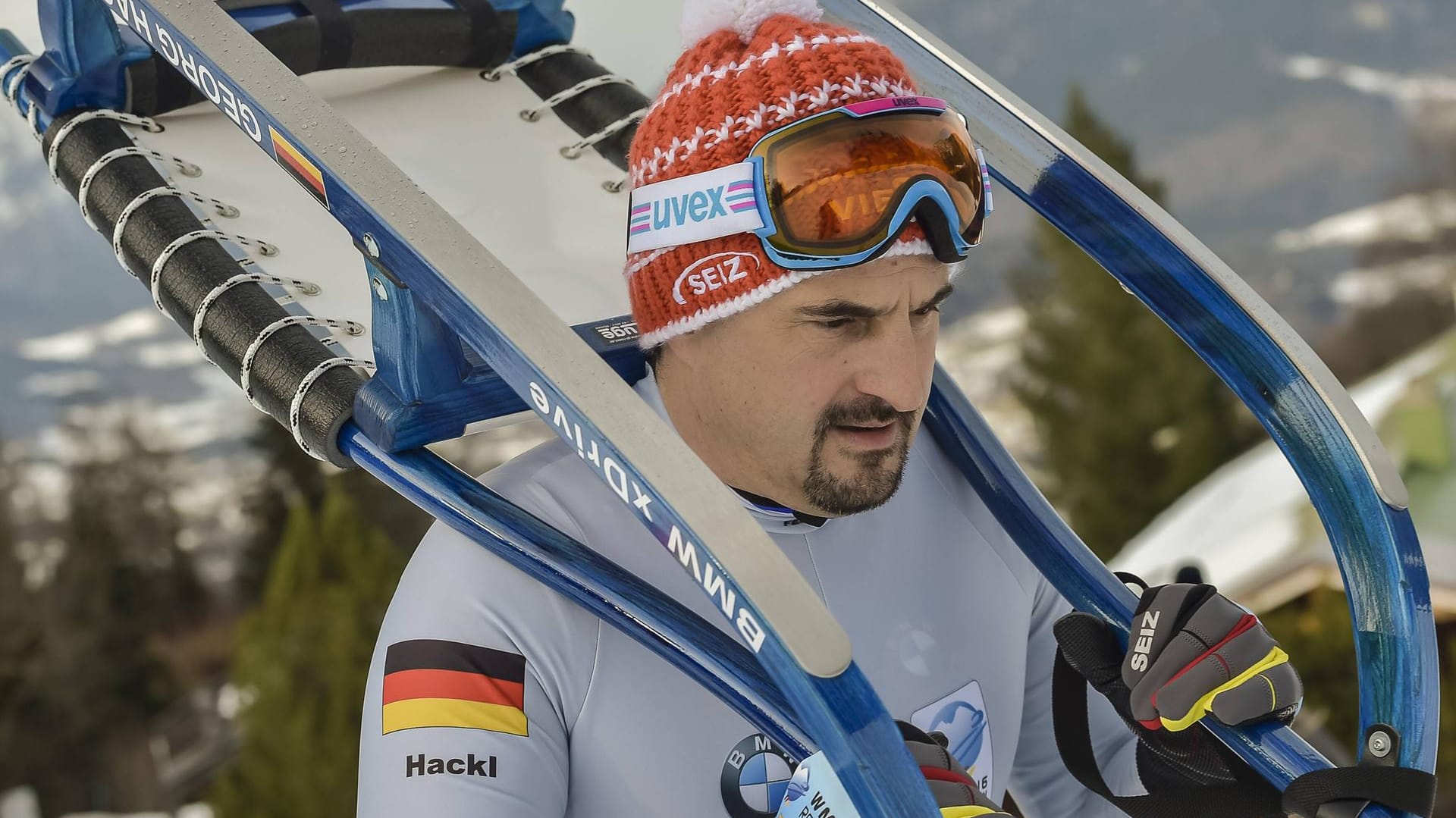 Georg Hackl: Der Trainer der deutschen Rodler drauf vorerst nicht zu den Olympischen Spielen nach Peking reisen.