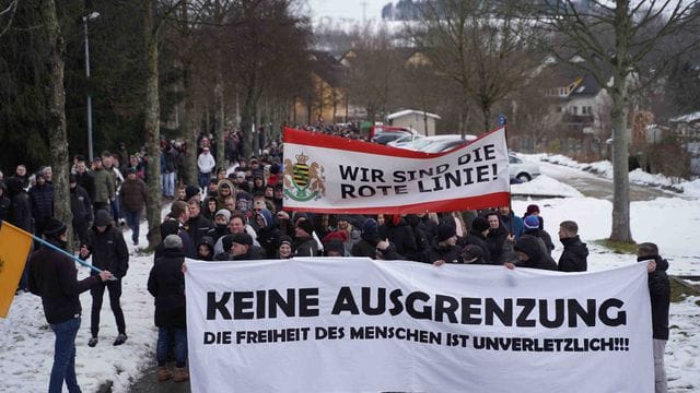 Coronavirus - Proteste gegen Corona-Maßnahmen in Zwönitz Coronavirus - Proteste gegen Corona-Maßnahmen in Zwönitz