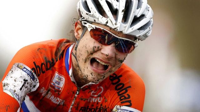 Die Niederländerin Marianne Vos hat zum wiederholten Male den Titel im Radcross gewonnen.