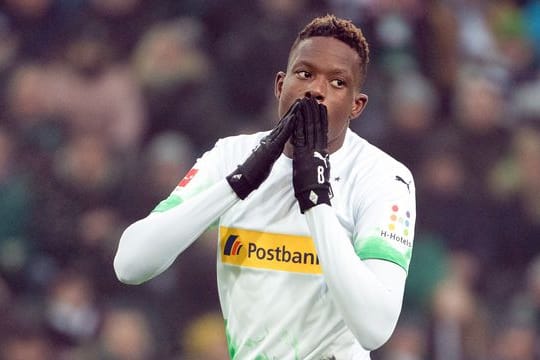 Mittelfeldspieler Denis Zakaria ist vertraglich noch bis Sommer 2022 an Borussia Mönchengladbach gebunden.