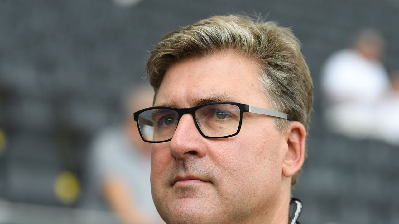 Der Vorstandssprecher von Eintracht Frankfurt, Axel Hellmann, rechnet mit einer Rückkehr von Max Eberl. Der Vorstandssprecher von Eintracht Frankfurt, Axel Hellmann, rechnet mit einer Rückkehr von Max Eberl.