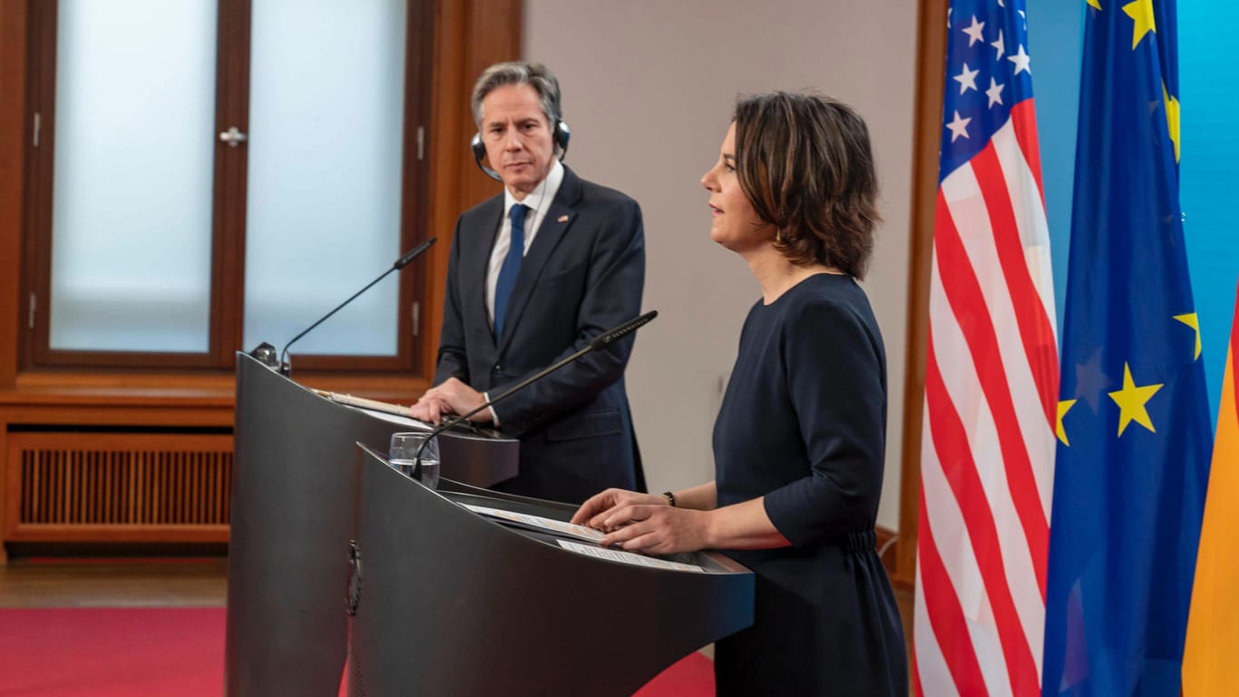 Krisenmodus: Bundesaußenministerin Annalena Baerbock mit US-Außenminister Antony Blinken in Berlin - nächste Woche besucht Kanzler Scholz den US-Präsidenten in Washington.