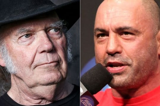 Rockstar Neil Young (l) hat Spotify wegen des Podcasts von Joe Rogan verlassen.