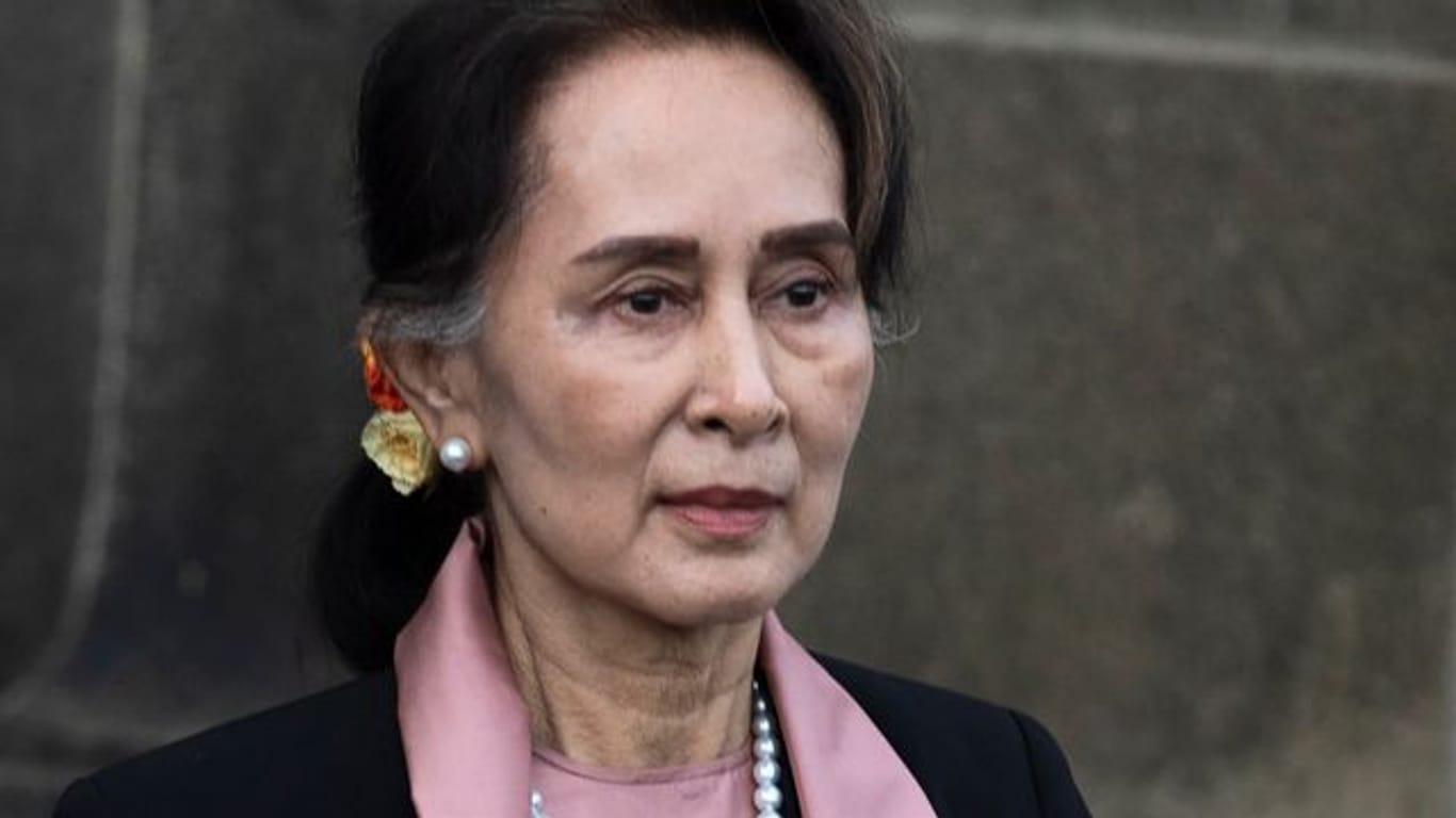 Myanmars vom Militär entmachtete Regierungschefin Aung San Suu Kyi, hier im Jahr 2019 in den Niederlanden.