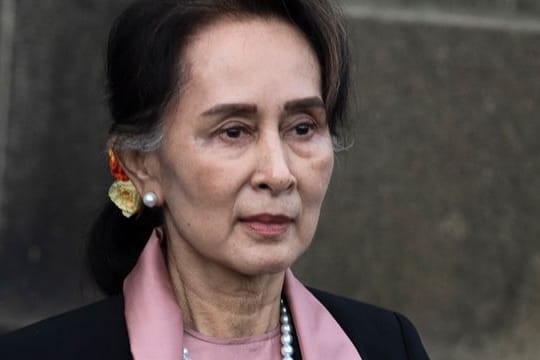 Myanmars vom Militär entmachtete Regierungschefin Aung San Suu Kyi, hier im Jahr 2019 in den Niederlanden.