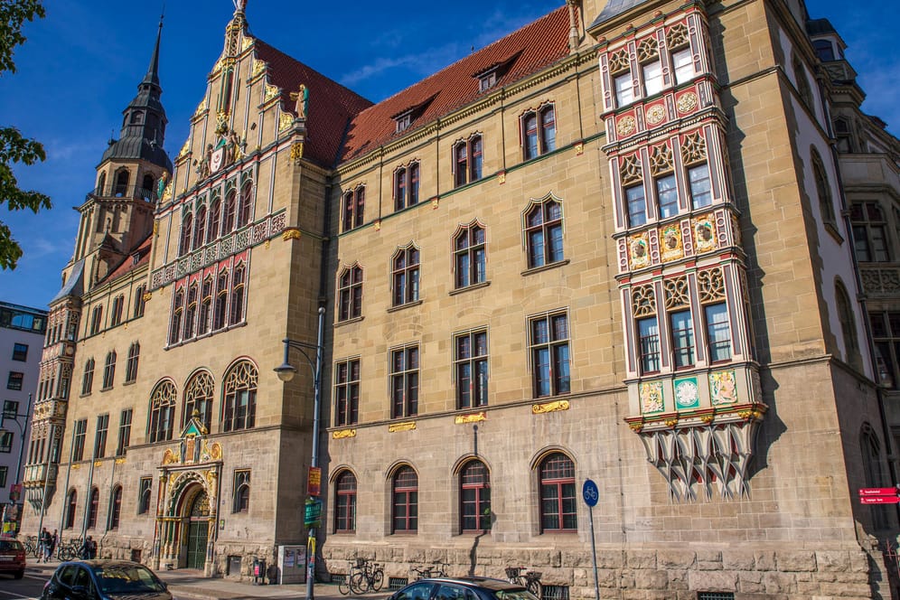 Das Landgericht Halle: Das Gebäude wurde nach einer Bombendrohung geräumt.