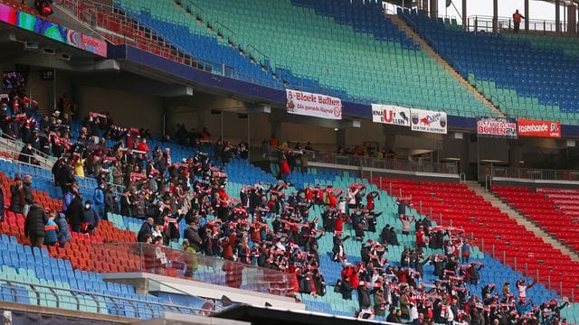 Bei Heimspielen von RB Leipzig sind derzeit nur wenige Zuschauer im Stadion zugelassen. Bei Heimspielen von RB Leipzig sind derzeit nur wenige Zuschauer im Stadion zugelassen.