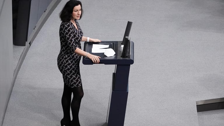 Bär im Deutschen Bundestag: Als stellvertretende Fraktionsvorsitzende betreut sie die Themen Familie, Kultur und Medien.