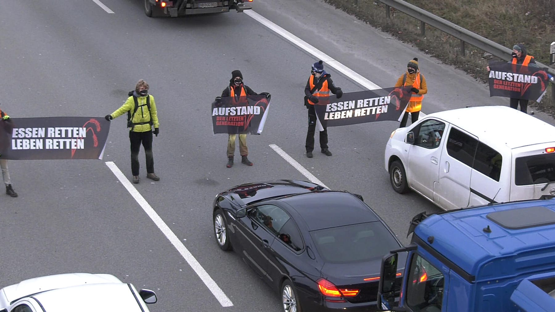 Langer Stau Auf A100: Klimaaktivisten Blockieren Erneut Autobahn In Berlin