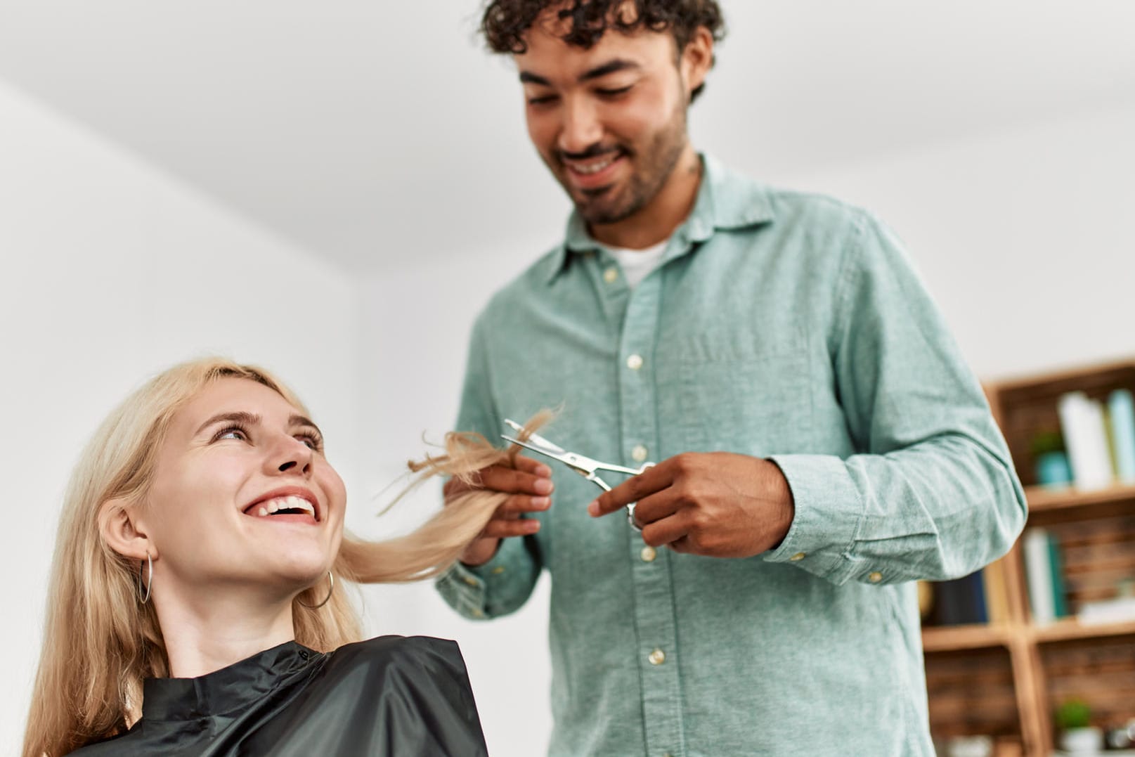 Beste Friseurscheren: Mit diesen Scheren sorgen Sie zu Hause für gesunde Haare mit schickem Schnitt.