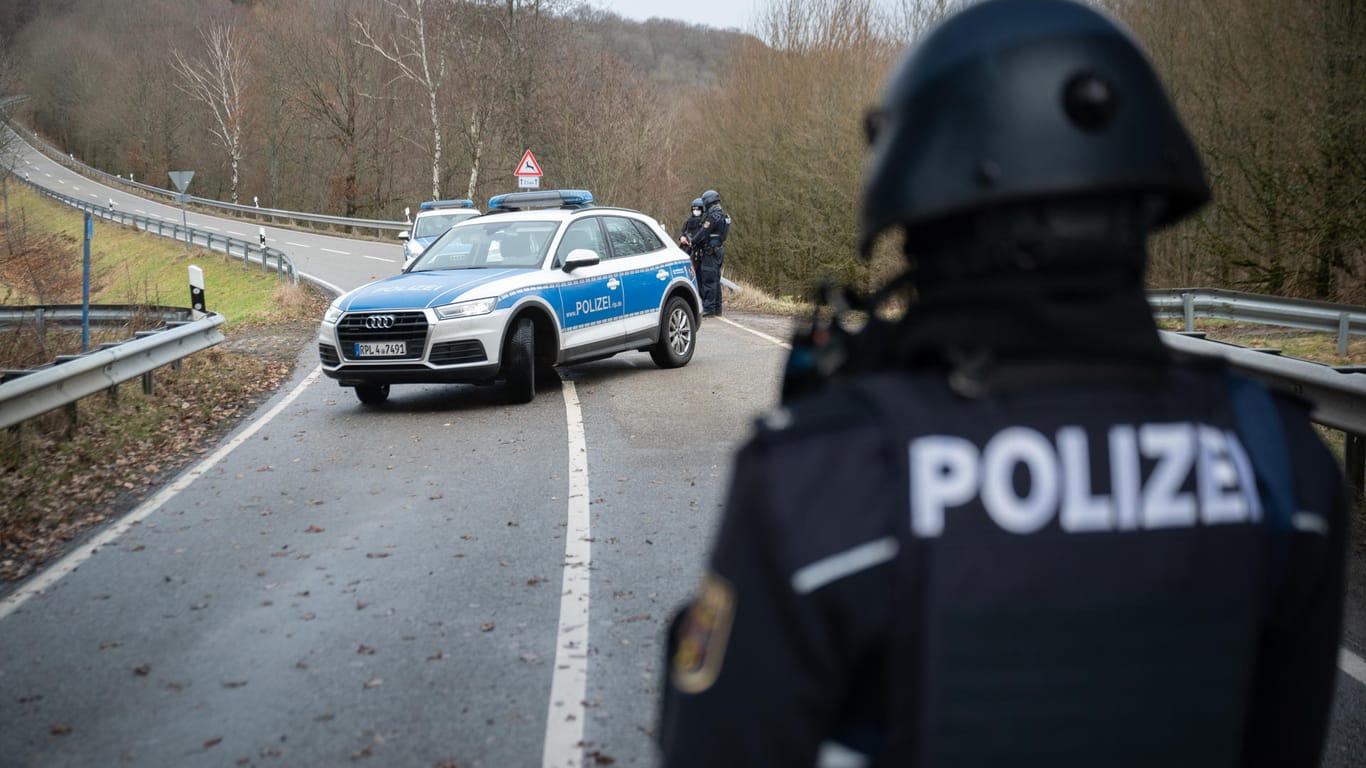Polizisten in Kusel: Zwei Beamte wurden bei einer Verkehrskontrolle erschossen.