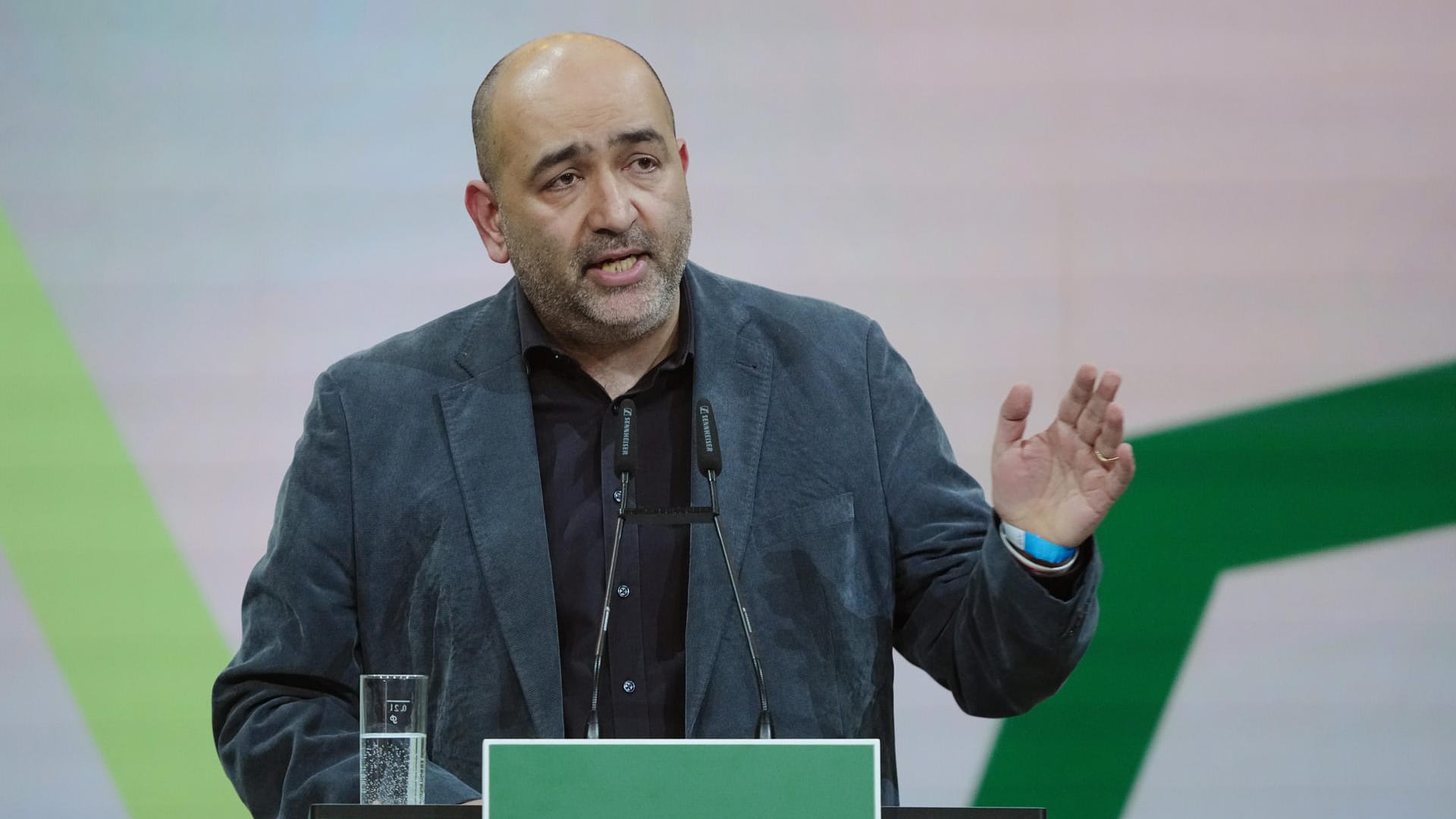 Omid Nouripour: "Deutschland steht an der Seite des Völkerrechts, also an dieser Stelle natürlich an der Seite der Ukraine."