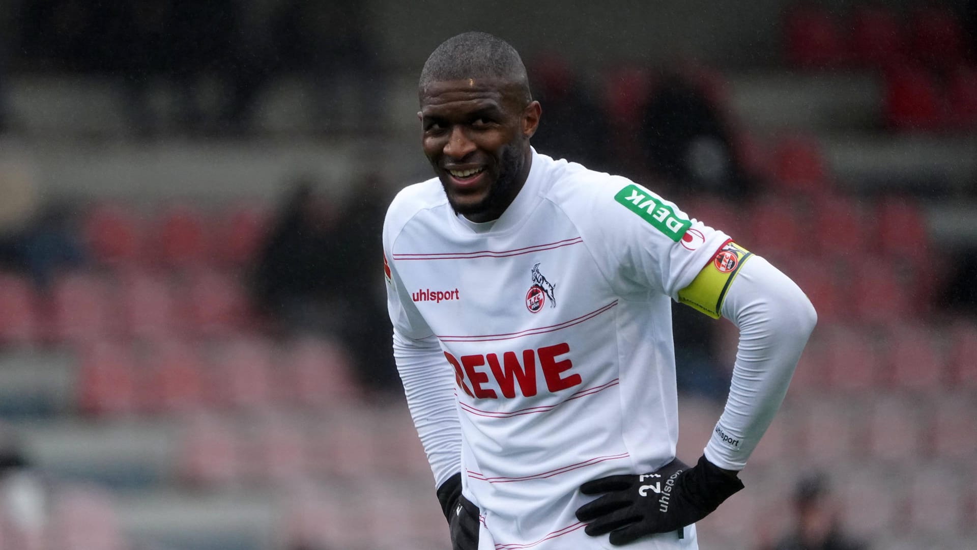 Anthony Modeste beim Testspiel gegen Schalke: Beim 1. FC Köln ist der Stürmer Topverdiener.