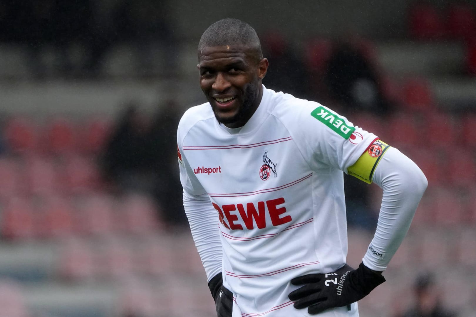 Anthony Modeste beim Testspiel gegen Schalke: Beim 1. FC Köln ist der Stürmer Topverdiener.