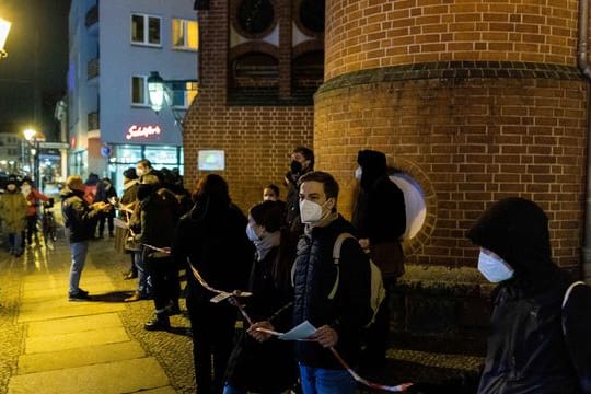 Coronavirus - Kundgebung gegen Corona-Demonstration - Berlin