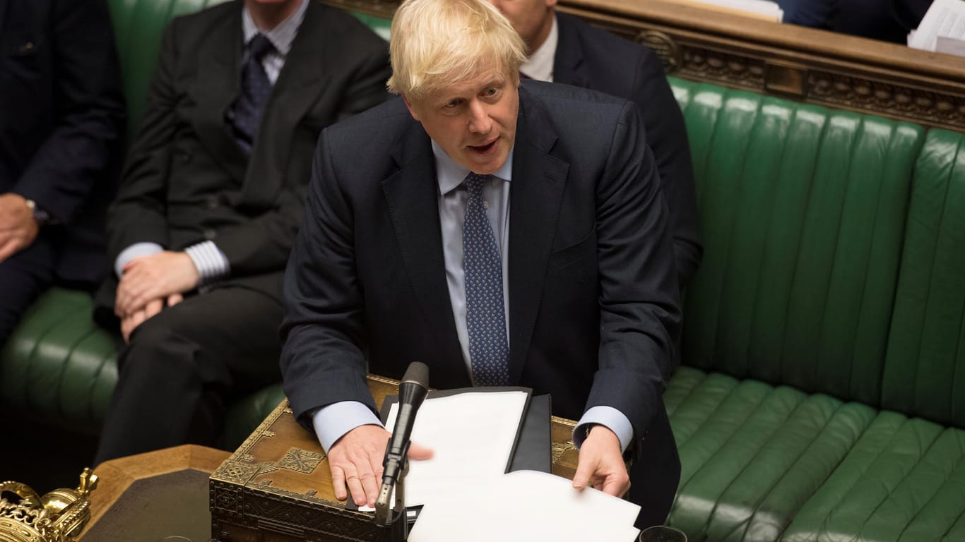 Boris Johnson redet, doch es hilft nichts mehr: Das Unterhaus verweigert ihm die Gefolgschaft.