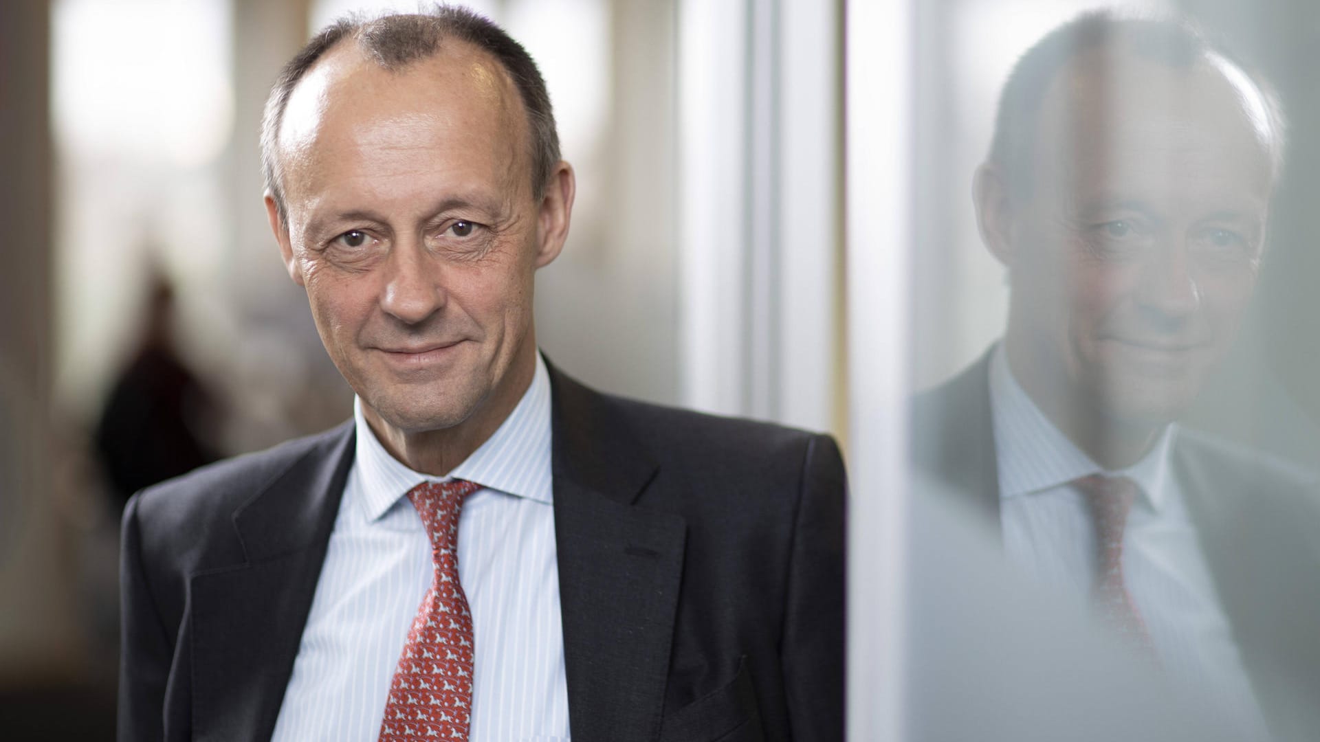 Er ist Wirtschaftsjurist und Politiker – und wollte am liebsten gleich Kanzler werden. Seit Januar 2022 ist er CDU-Chef. Wer ist Friedrich Merz?