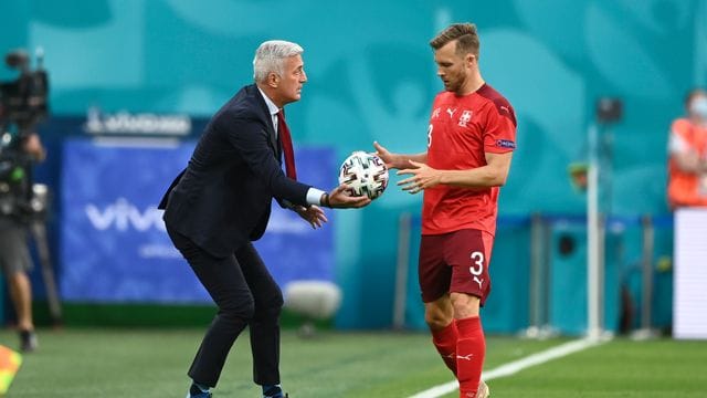 Silvan Widmer (r) wechselt aus Basel nach Mainz.