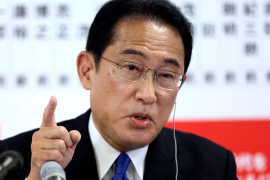 Japans Regierungschef Fumio Kishida in der LDP-Parteizentrale in Tokio.