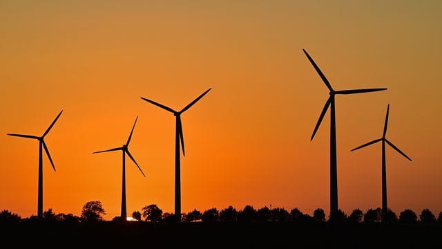 In Deutschland sind in den ersten neun Monaten dieses Jahres wesentlich mehr neue Windenergieanlagen an Land in Betrieb gegangen als im Vorjahreszeitraum. In Deutschland sind in den ersten neun Monaten dieses Jahres wesentlich mehr neue Windenergieanlagen an Land in Betrieb gegangen als im Vorjahreszeitraum.