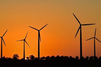 In Deutschland sind in den ersten neun Monaten dieses Jahres wesentlich mehr neue Windenergieanlagen an Land in Betrieb gegangen als im Vorjahreszeitraum.