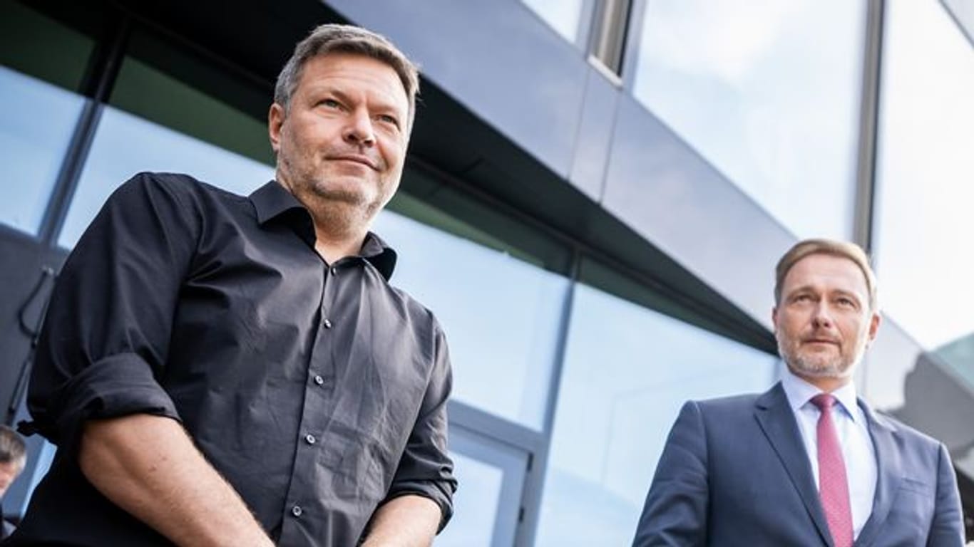 FDP-Chef Christian Lindner oder Grünen-Chef Robert Habeck: wer wird Bundesfinanzminister?.
