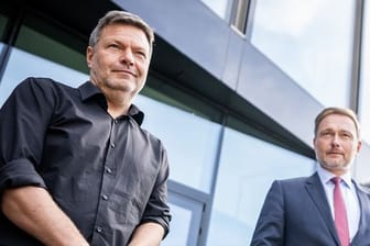 FDP-Chef Christian Lindner oder Grünen-Chef Robert Habeck: wer wird Bundesfinanzminister?.