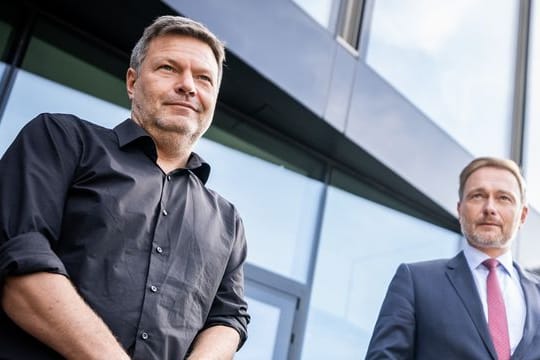 FDP-Chef Christian Lindner oder Grünen-Chef Robert Habeck: wer wird Bundesfinanzminister?.