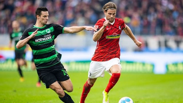 Fürths Nick Viergever (l) wird den Kleeblättern mehrere Wochen fehlen. Fürths Nick Viergever (l) wird den Kleeblättern mehrere Wochen fehlen.