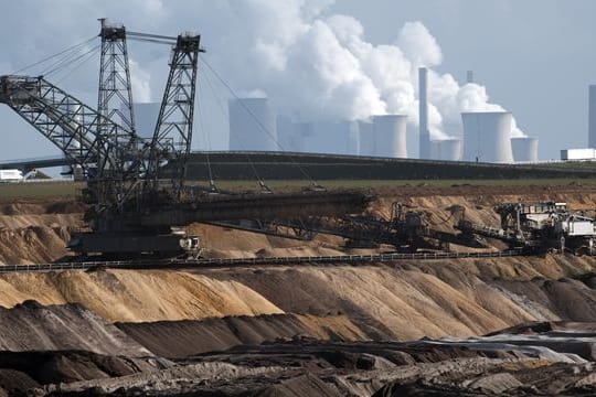 Bergbaumaschinen im Tagebau Garzweiler im Rheinland (NRW).