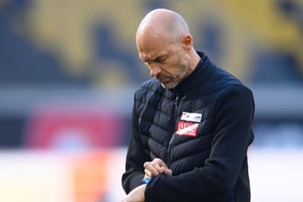Dynamo-Trainer Alexander Schmidt kann sein Team auf das Spiel gegen Holstein Kiel vorbereiten.