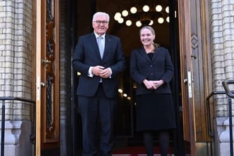 Bundespräsident Frank-Walter Steinmeier und Eva Kristin Hansen, Präsidentin des norwegischen Parlaments.