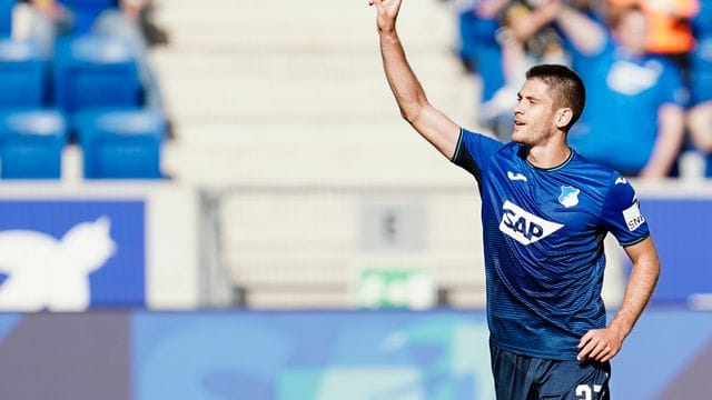 Hoffenheims Stürmer Andrej Kramaric jubelt über ein Tor für seine Mannschaft. Hoffenheims Stürmer Andrej Kramaric jubelt über ein Tor für seine Mannschaft.