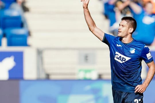Hoffenheims Stürmer Andrej Kramaric jubelt über ein Tor für seine Mannschaft.