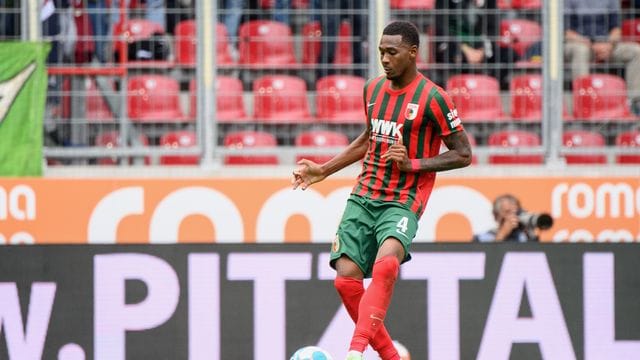 Der FC Augsburg und Reece Oxford haben ihre Zusammenarbeit vorzeitig bis zum 30. Der FC Augsburg und Reece Oxford haben ihre Zusammenarbeit vorzeitig bis zum 30.
