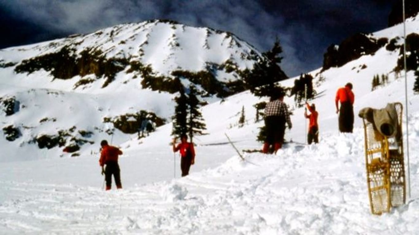 Eine Suchmannschaft ist im Einsatz im Rocky Mountain National Park.