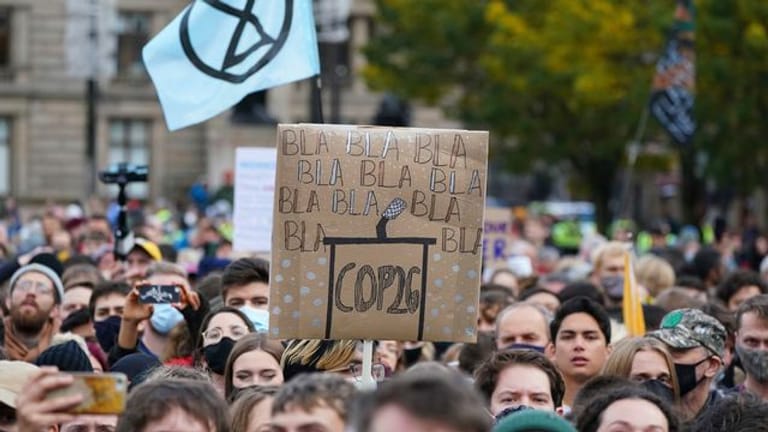 Klimaaktivisten bei einer Demo im schottischen Glasgow.
