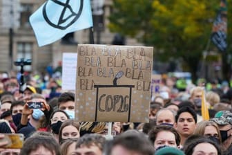Klimaaktivisten bei einer Demo im schottischen Glasgow.