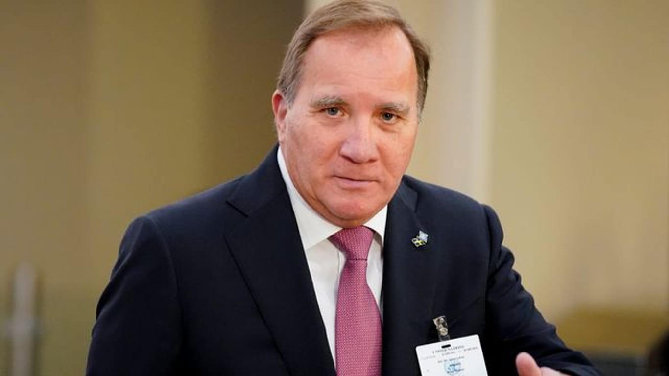 Schwedens Ministerpräsident Stefan Löfven macht Platz für seine Finanzministerin.