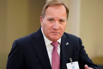 Schwedens Ministerpräsident Stefan Löfven macht Platz für seine Finanzministerin.