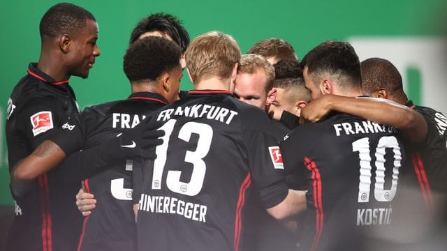 Negativserie gestoppt: Die Eintracht holte sich einen späten Sieg in Fürth. Negativserie gestoppt: Die Eintracht holte sich einen späten Sieg in Fürth.