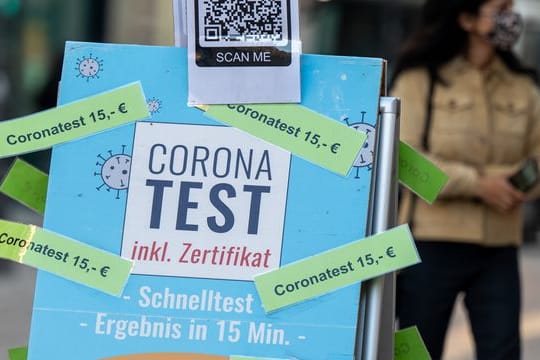 SPD, Grüne und FDP wollen an diesem Montag einen Gesetzentwurf zur Änderung des Infektionsschutzgesetzes vorstellen.