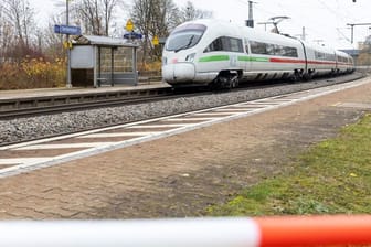 Bei der Messerattacke im ICE Passau-Hamburg waren drei Menschen schwer verletzt worden.