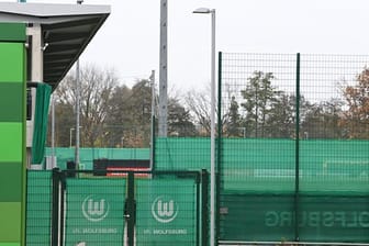 Die deutsche Fußball-Nationalmannschaft wird am Dienstagnachmittag in Wolfsburg trainieren.