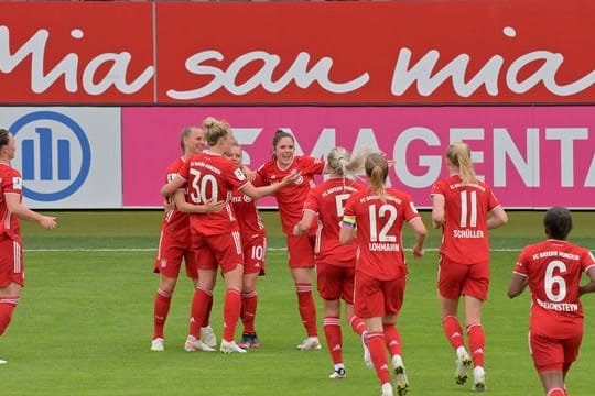 Die Fußballerinnen des FC Bayern beziehen in der Winterpause erneut ein Trainingslager in Katar.