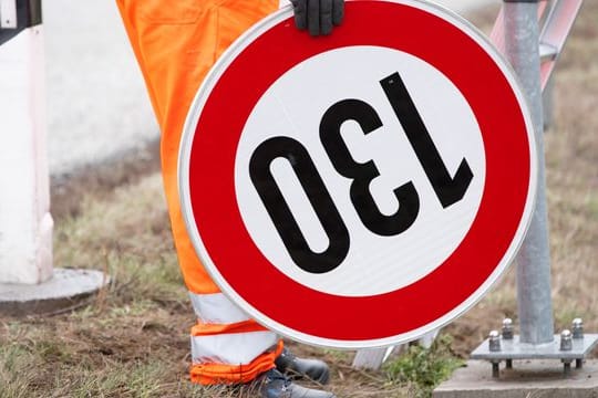 Die Grünen wollen das Tempolimit - die Ampel-Parteien scheinen sich jedoch nicht darauf einigen zu können.