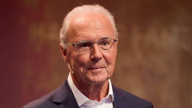 Der frühere Teamchef Franz Beckenbauer würdigte den ehemaligen Bundestrainer Joachim Löw. Der frühere Teamchef Franz Beckenbauer würdigte den ehemaligen Bundestrainer Joachim Löw.