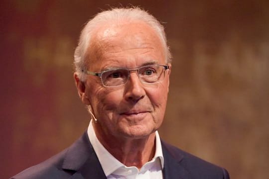 Der frühere Teamchef Franz Beckenbauer würdigte den ehemaligen Bundestrainer Joachim Löw.