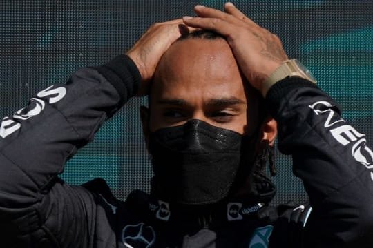 Hat vor dem viertletzten Grand Prix der Saison 19 Punkte Rückstand auf Max Verstappen: Mercedes-Pilot Lewis Hamilton.